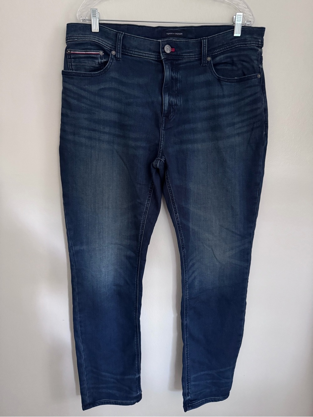 TOMMY HILFIGER Denton Straight Jeans - Men's Size 34x32 - Dark Wash - Never Worn